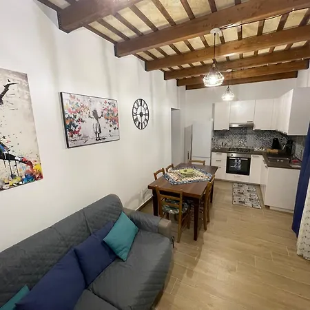 La Conchiglia Apartment *